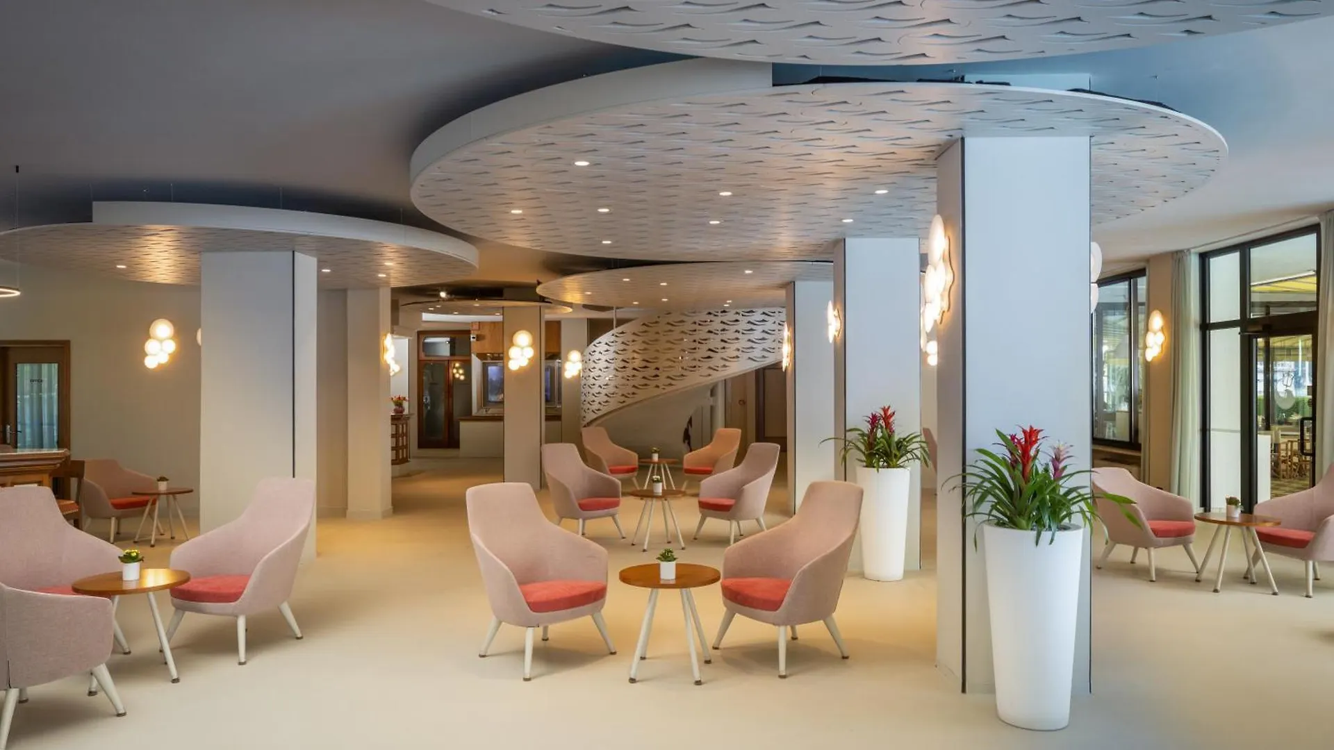 Hotel Nettuno Bardolino 4*,